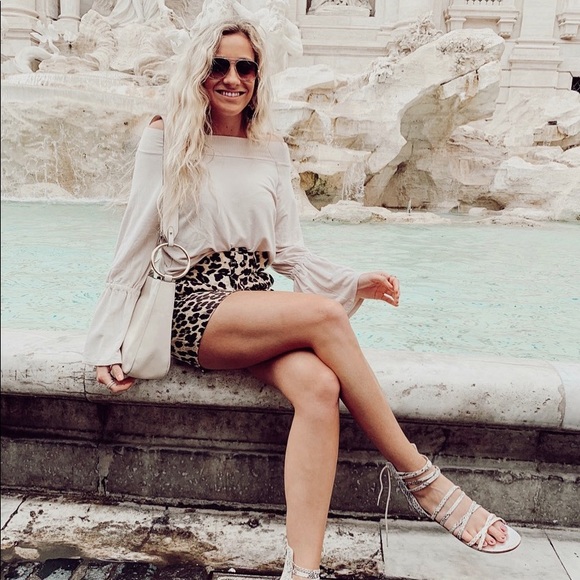 Zara Pants - Zara Cheetah Belt Shorts